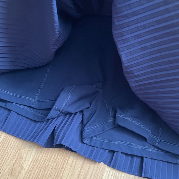 Yogalicious Navy Blue Lightstreme Hybrid Swing Pleated Tennis Skort Size Medium - Picture 4 of 7